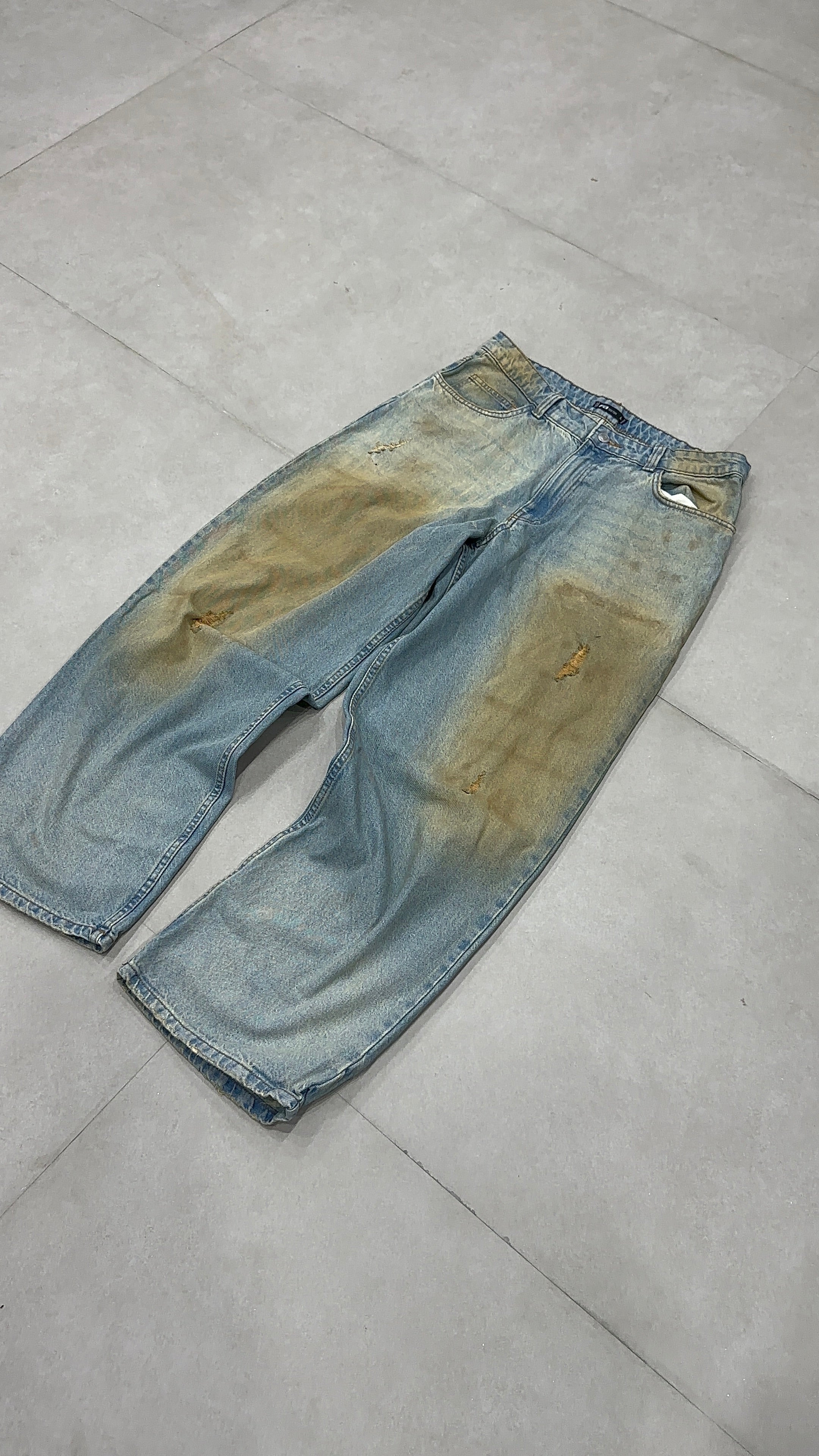 DIRTY BAGGY DENIM