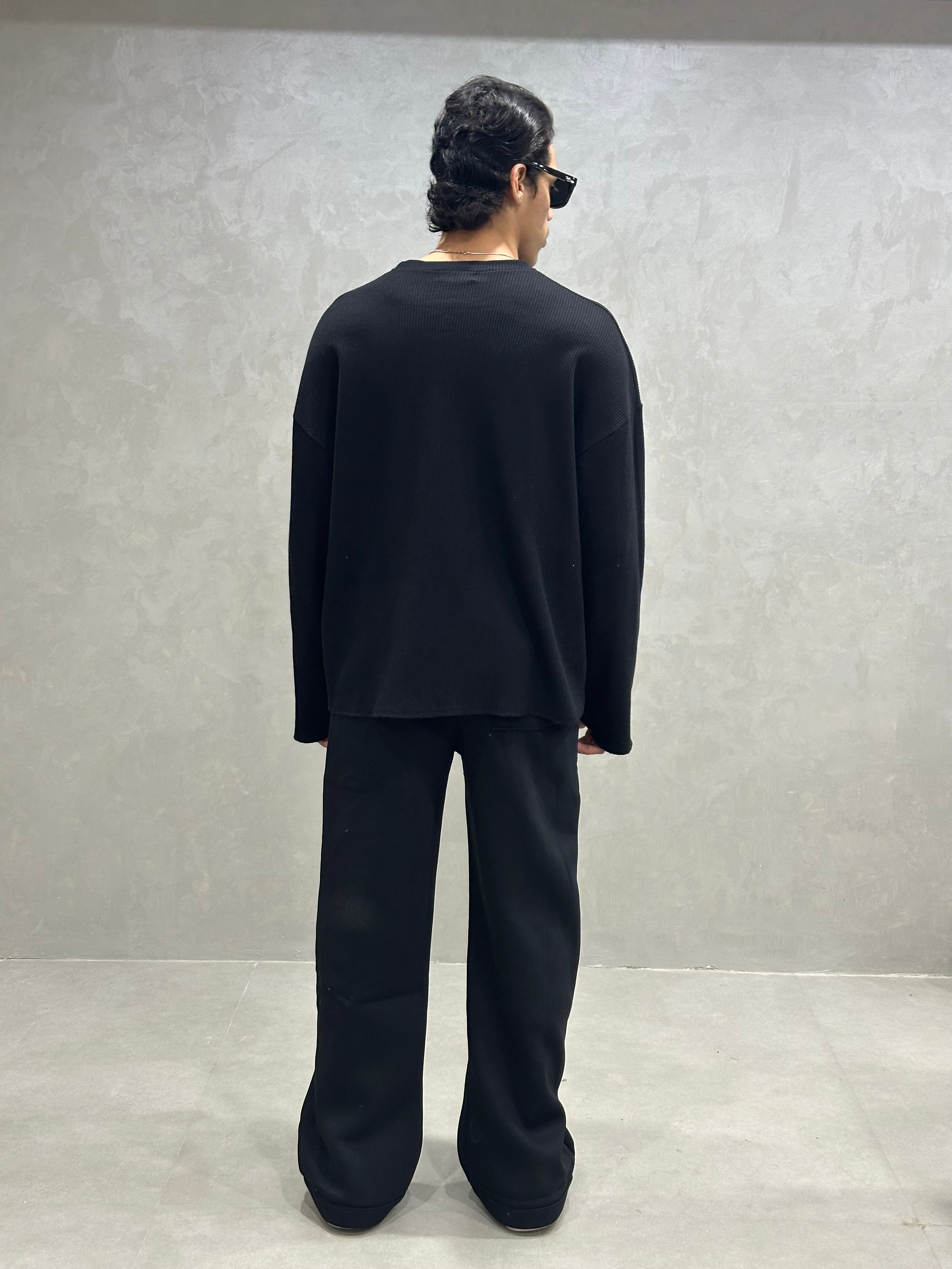 BLACK WAFFLE T-SHIRT